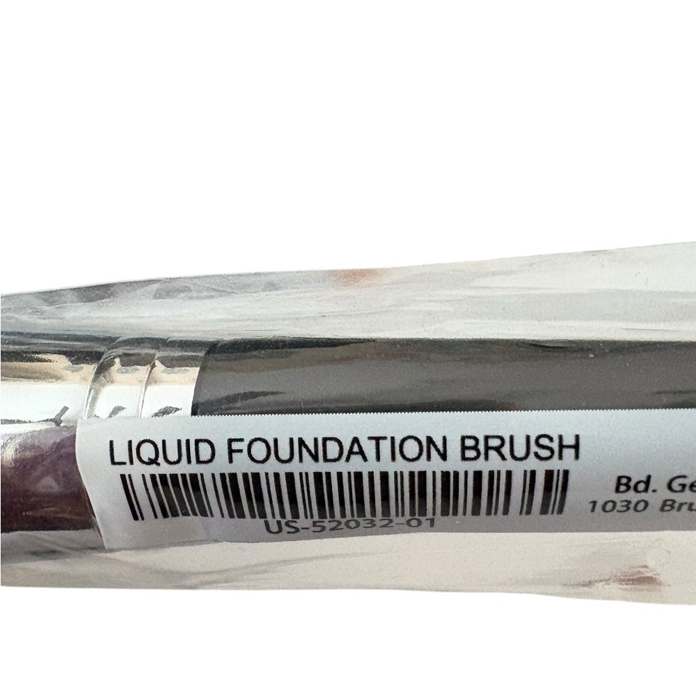 Younique Moonstruck Addiction Palette 4 Plus 3 Professional Makeup Brushes NWT - Picture 4 of 8